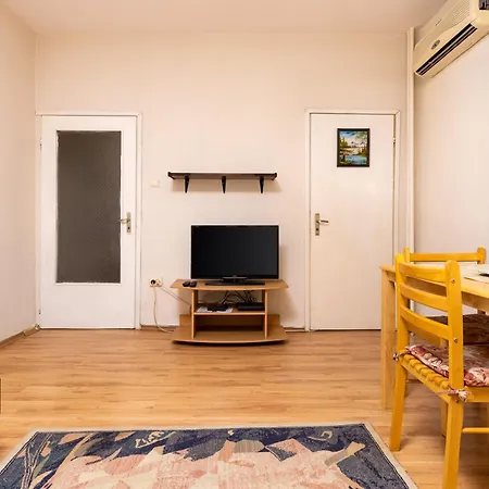 1-bedroom Flat With Balcony In By Flat Mаnager